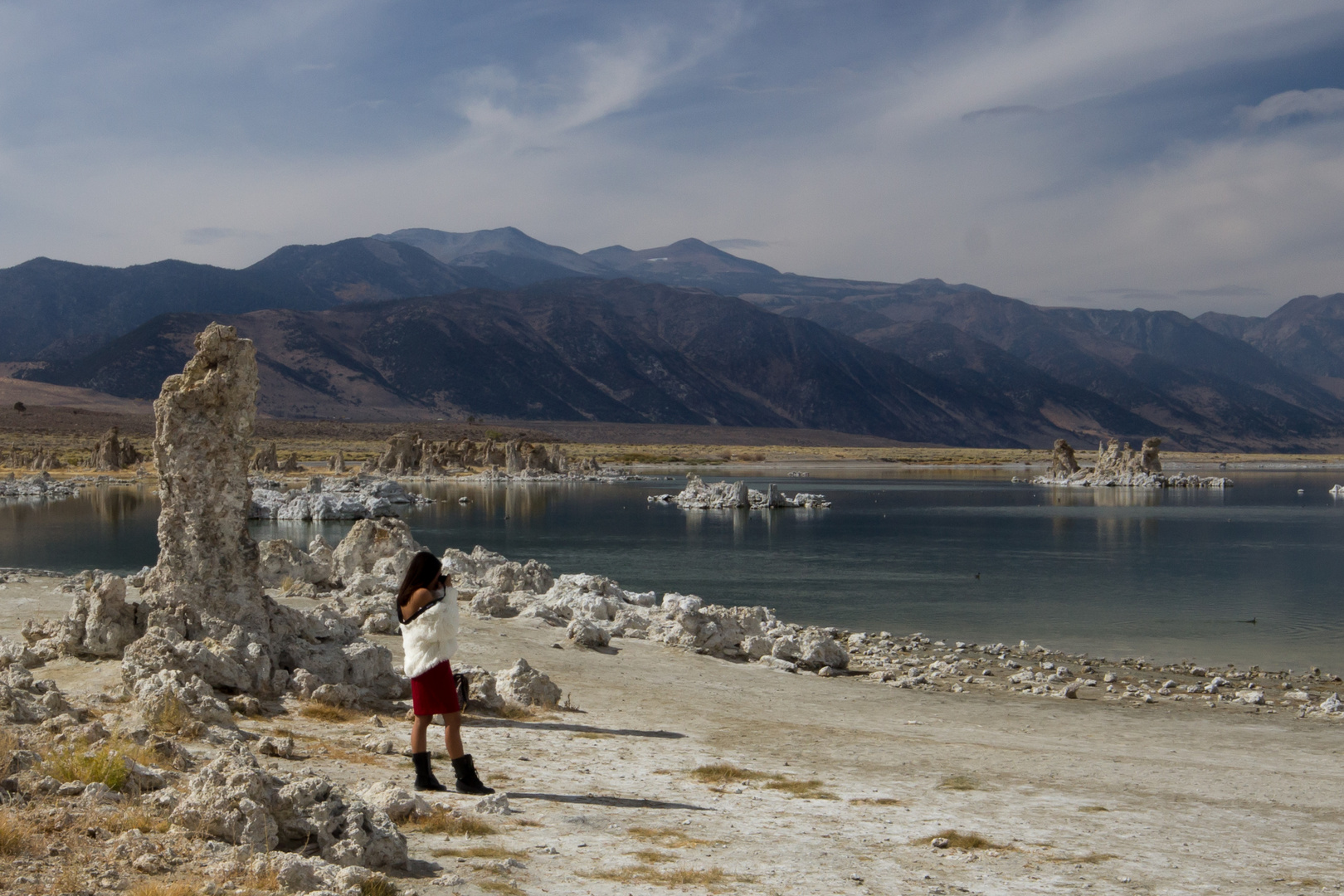 Lake Mono, boots and fure, no snow