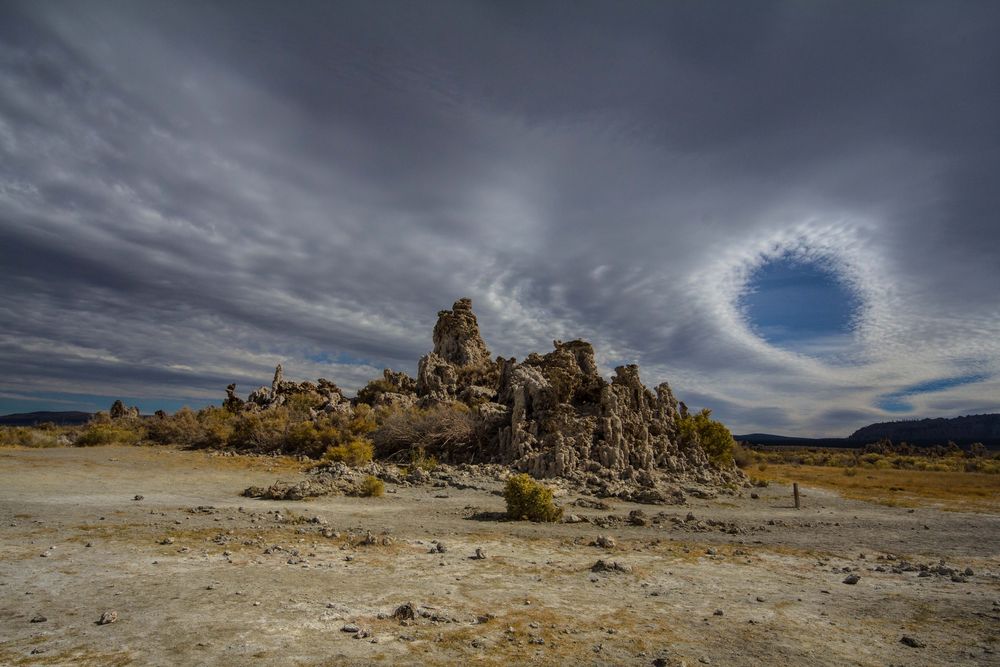 Lake Mono, eye in the sky