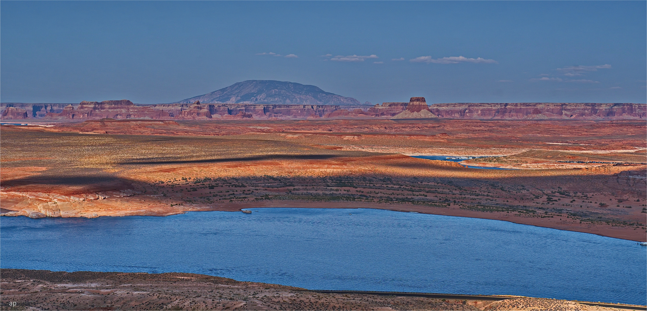 lake & mountain