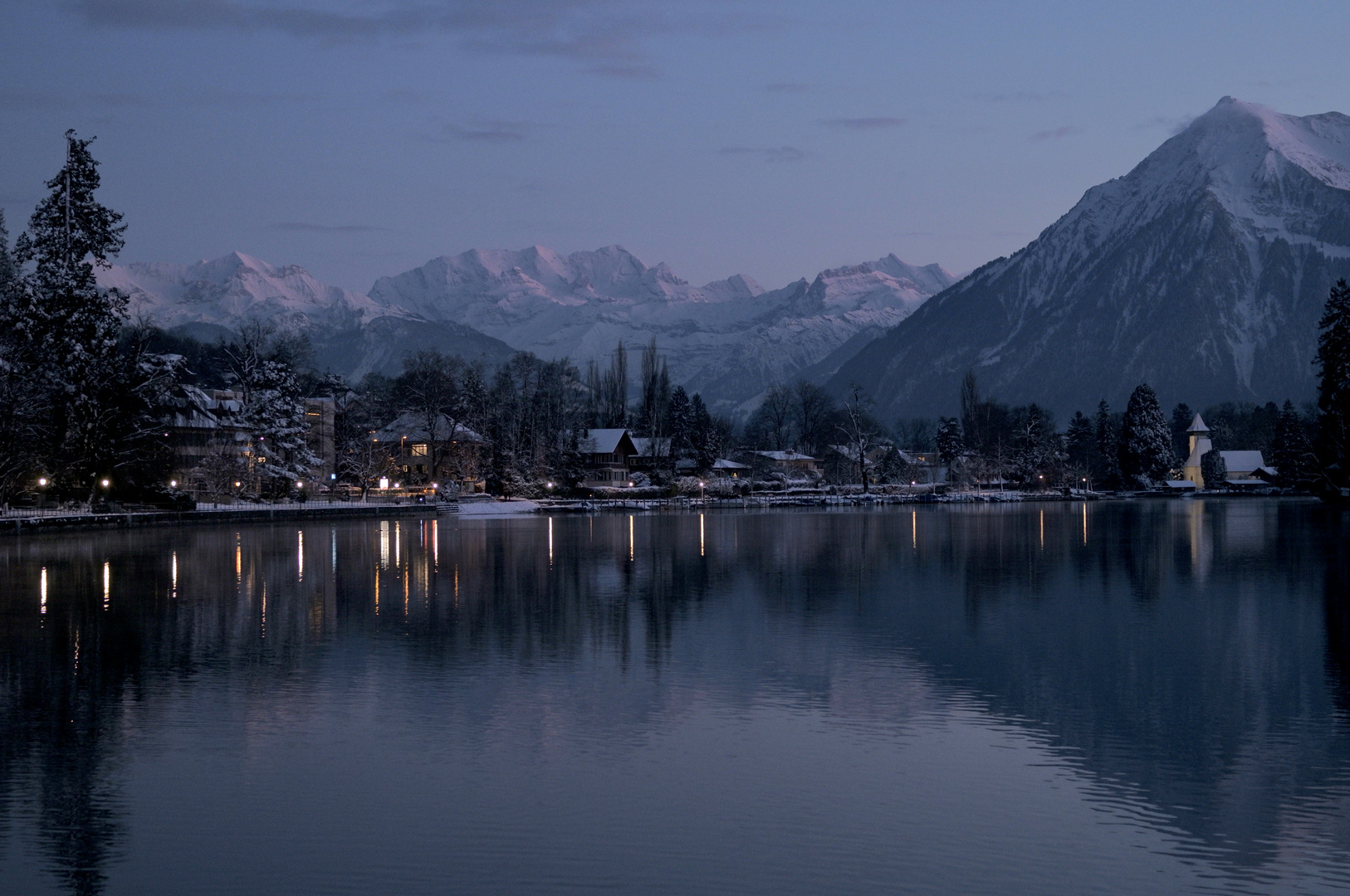  Lake & Mountains (by Thun)