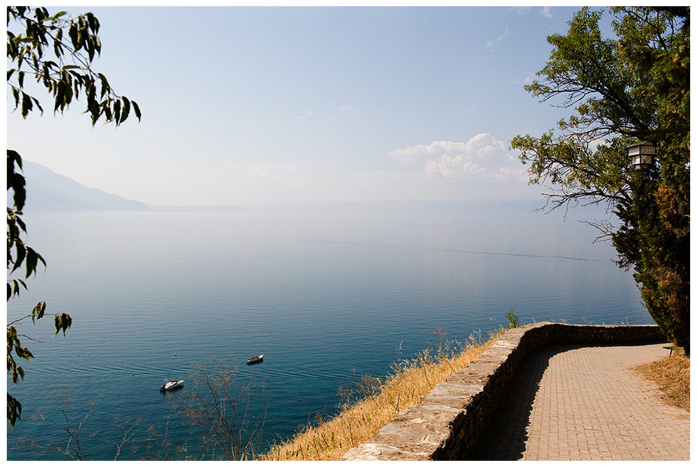 lake ohrid .