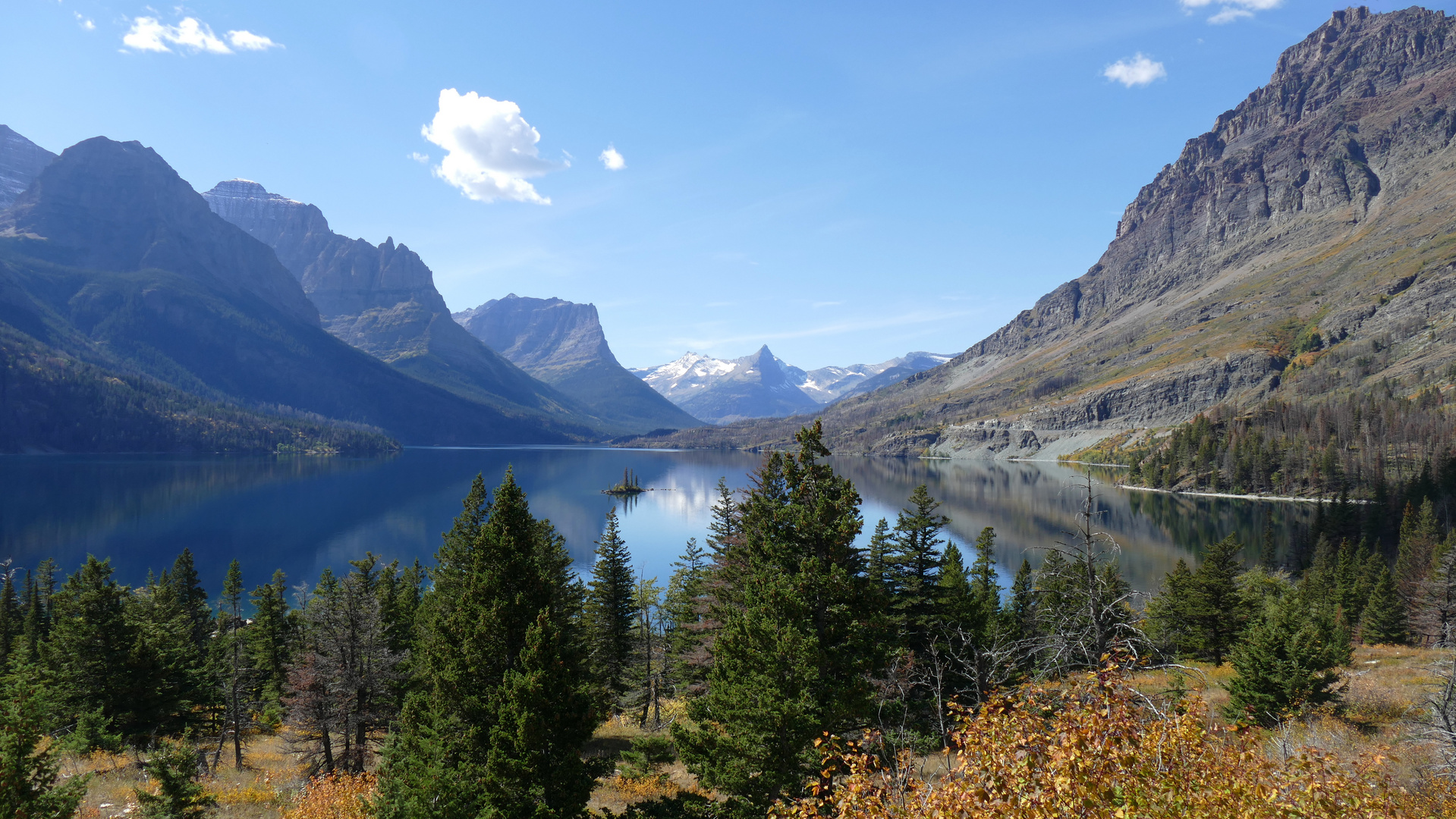 Lake Saint Mary in Montana