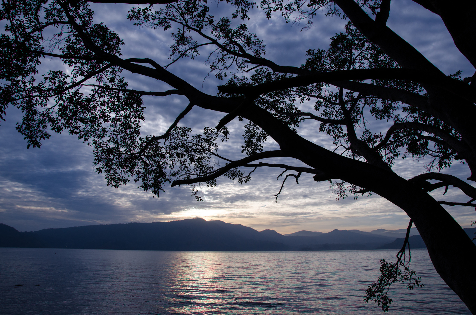 Lake Toba - Sumatra, im Morgengrauen