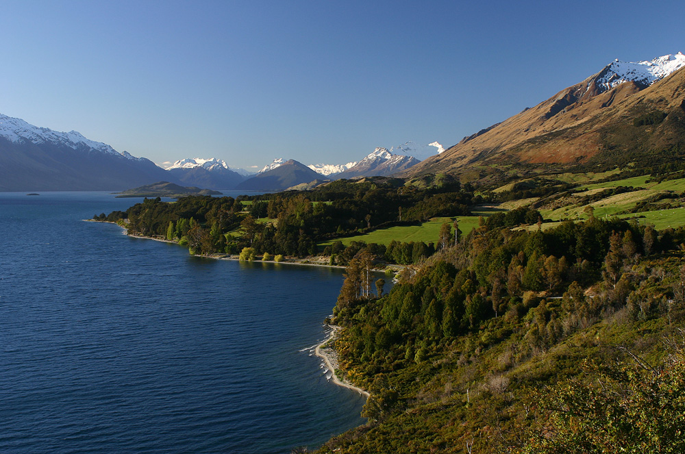 Lake Wakatipu - Mt Aspiring National Park