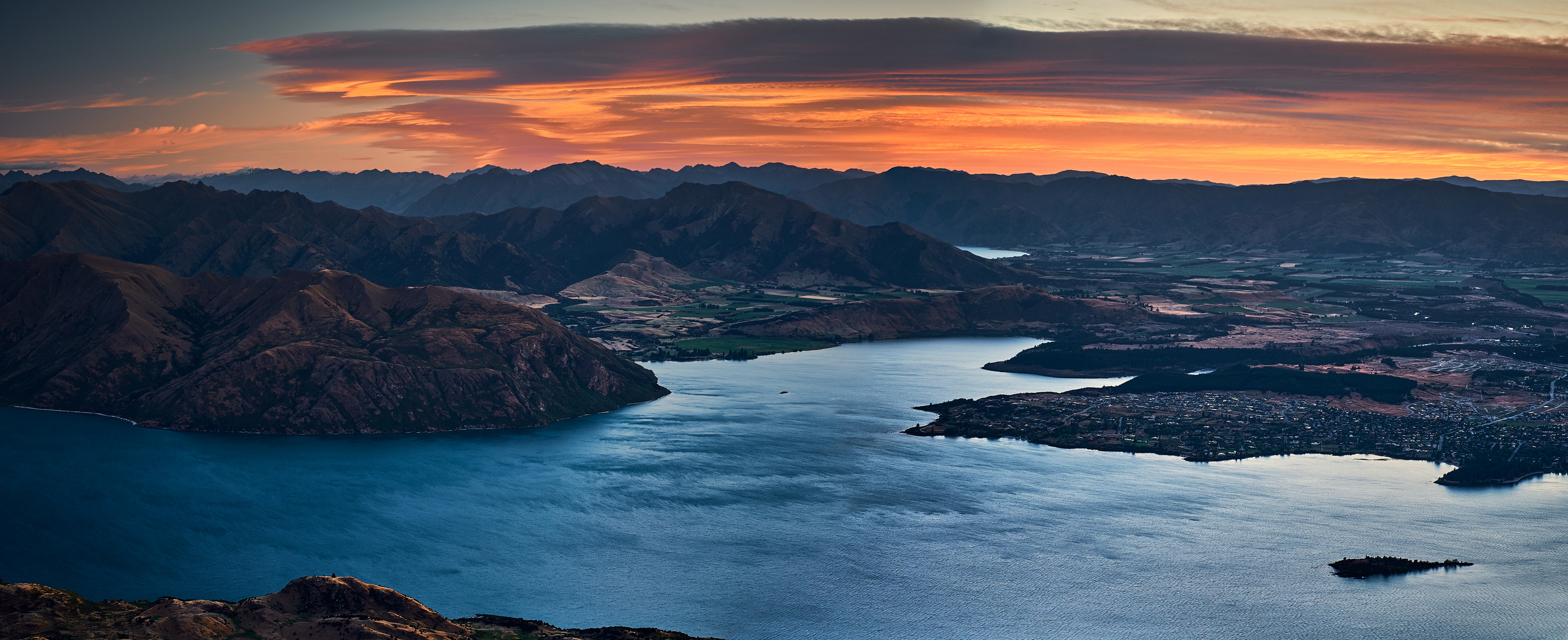 Lake Wanaka bei Sonnenaufgang