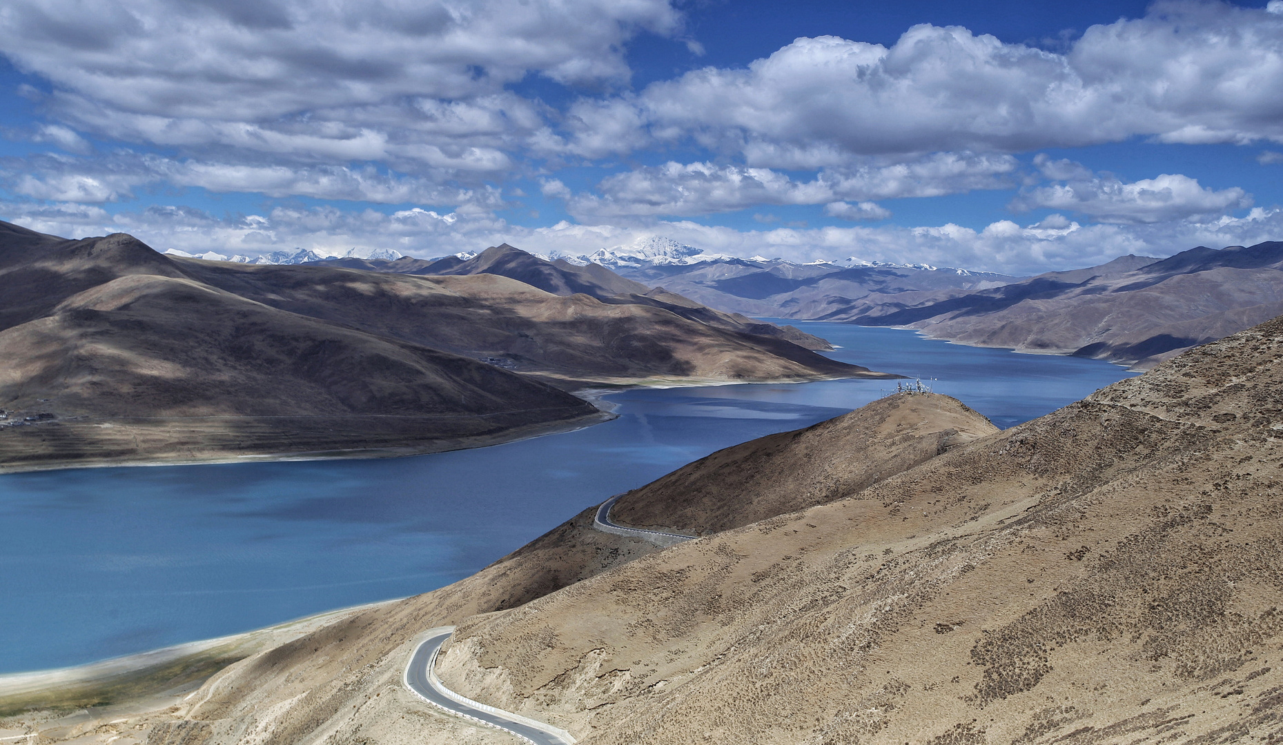 Lake Yamdrok- another view