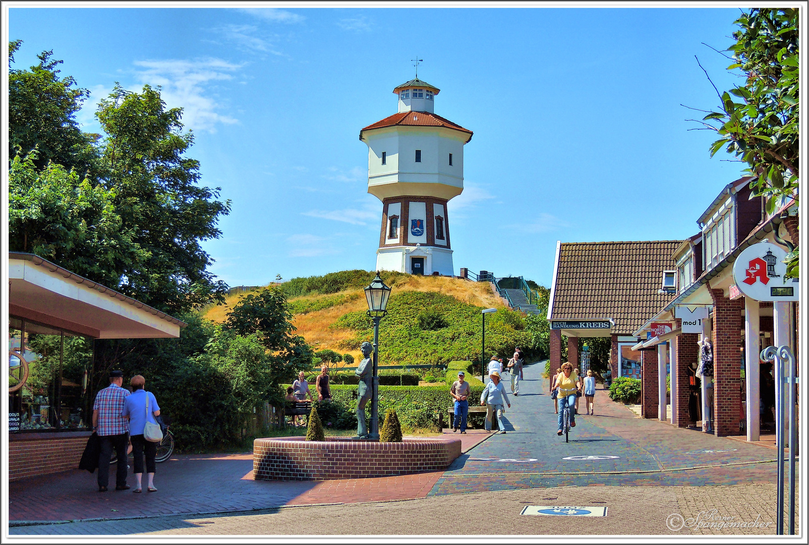 Lale Andersen Denkmal vor dem Wasserturm auf Langeoog.