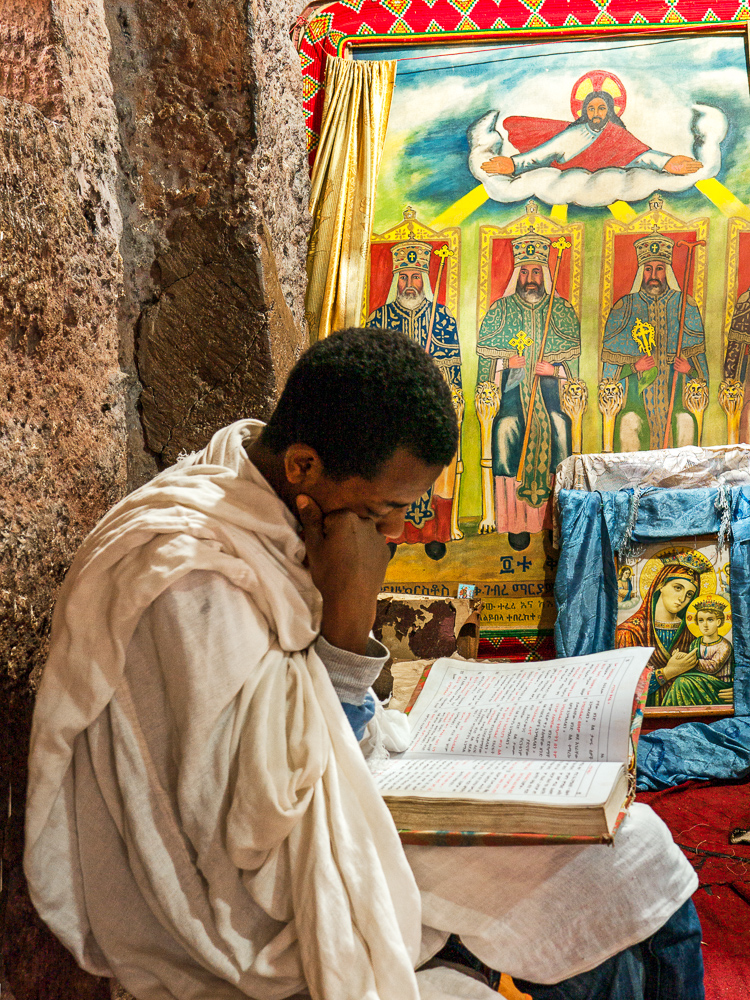 Lalibela in einer Höhlenkirche