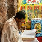 Lalibela in einer Höhlenkirche