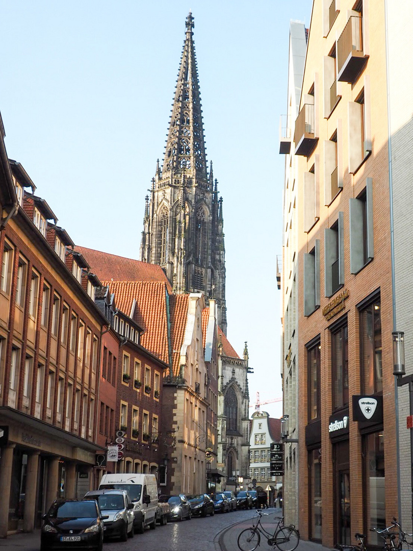 Lambertkirche in Münster vom Alten Fischmarkt gesehen