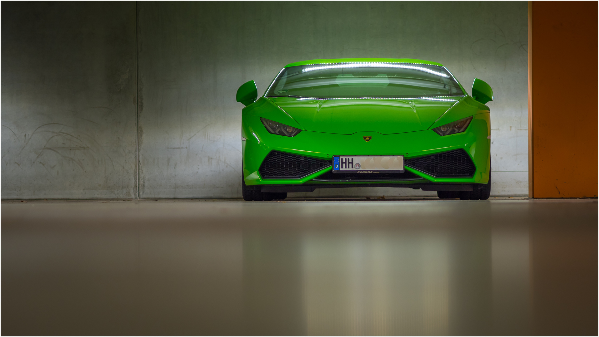 Lambo    Dienstag ist Spiegeltag