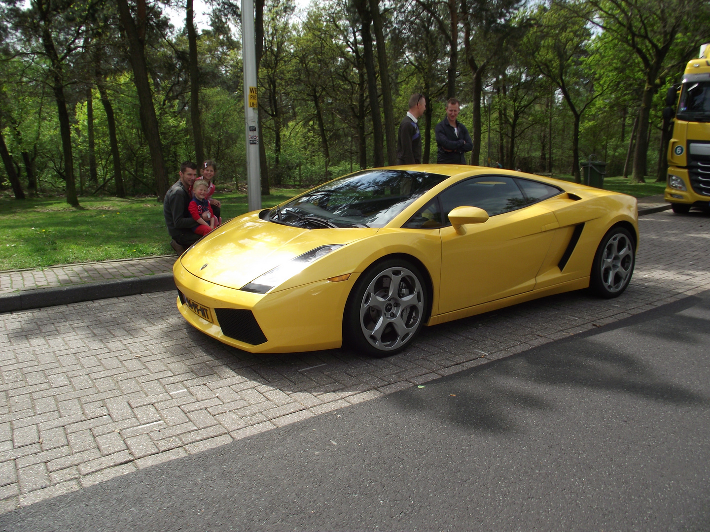 LAMBO in Holland auf der Autobahn