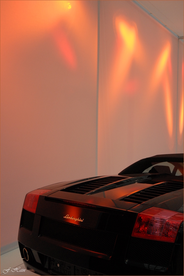 ,,,, Lambo.......in orange-Light ;-)