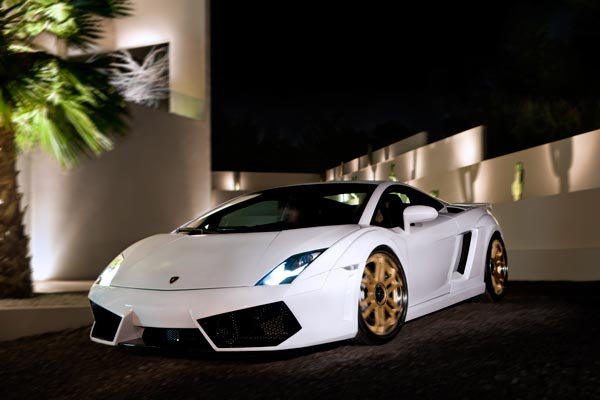 Lamborghini bei Nacht 16