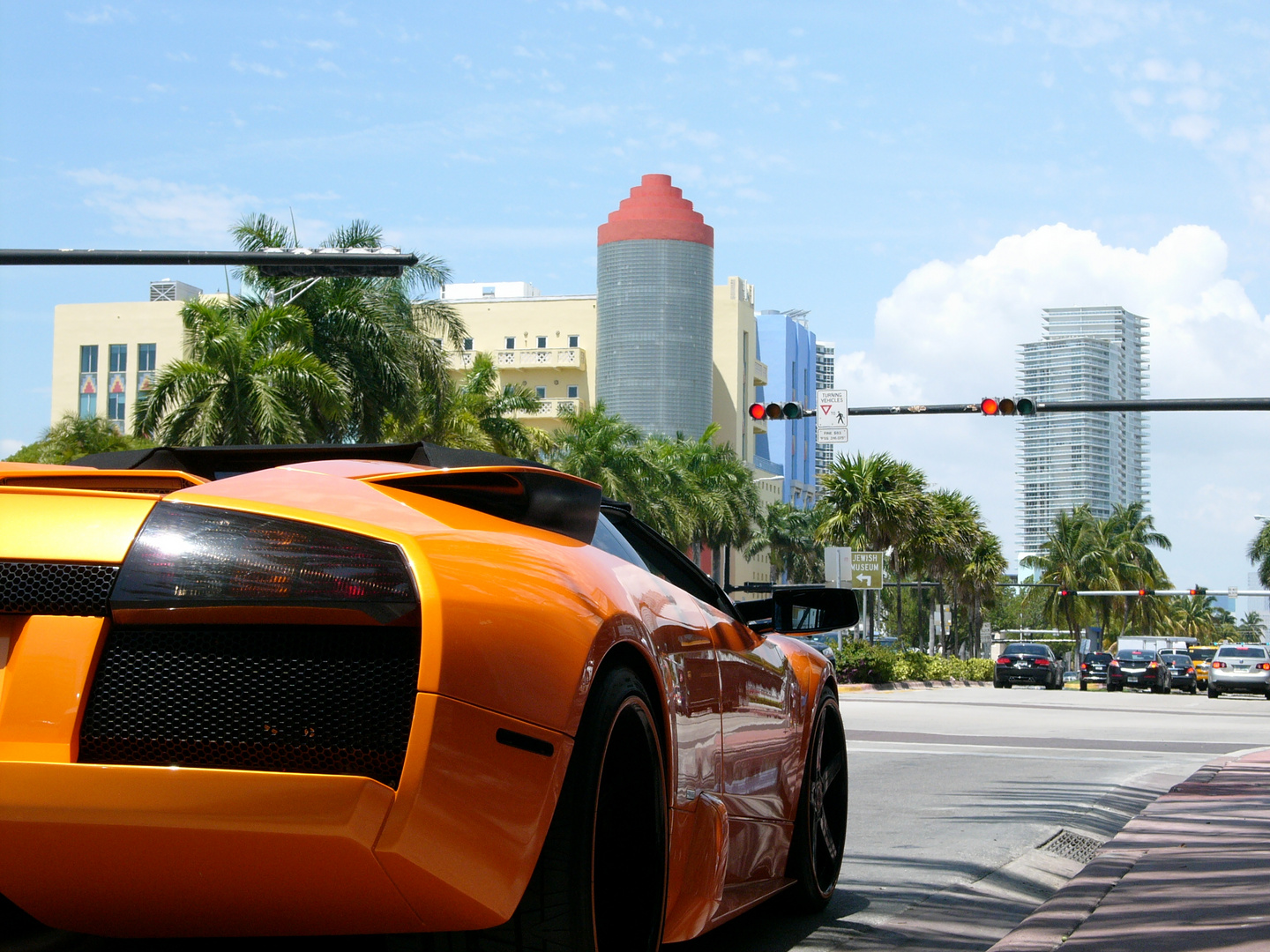 Lamborghini Orange in Miami South Beach USA (Leica Digilux 2)