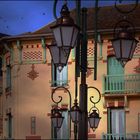 Lampadaires et façades balnéaires / Mers-les-Bains 