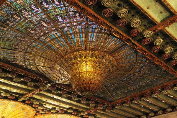 ...lámpara del Palau de la Música++...