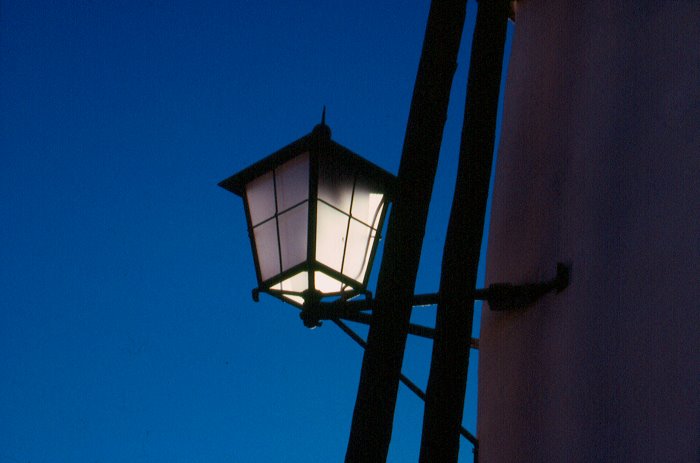 Lampe im Gegenlicht