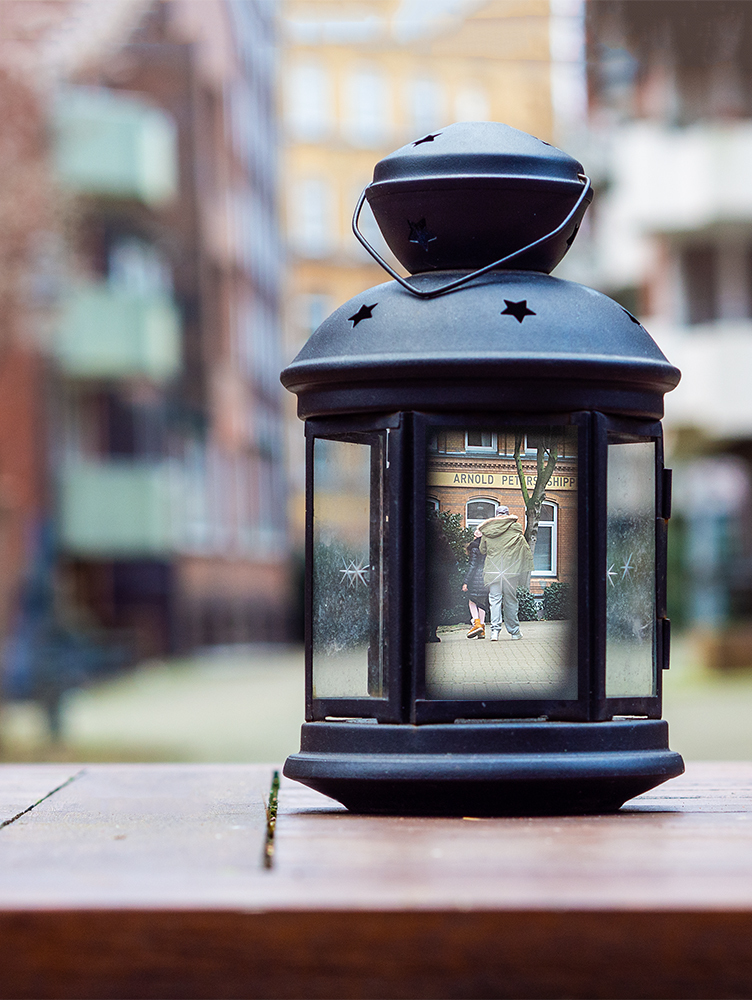 Lampe mit Innenleben (Streetfotografie)