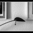 LAMPE UND ZWEI BILDER