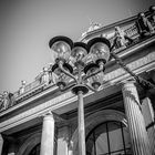 Lampe vor dem Opernhaus