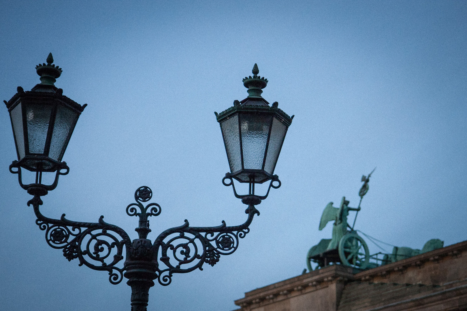 Lampen vor dem Brandenburger Tor