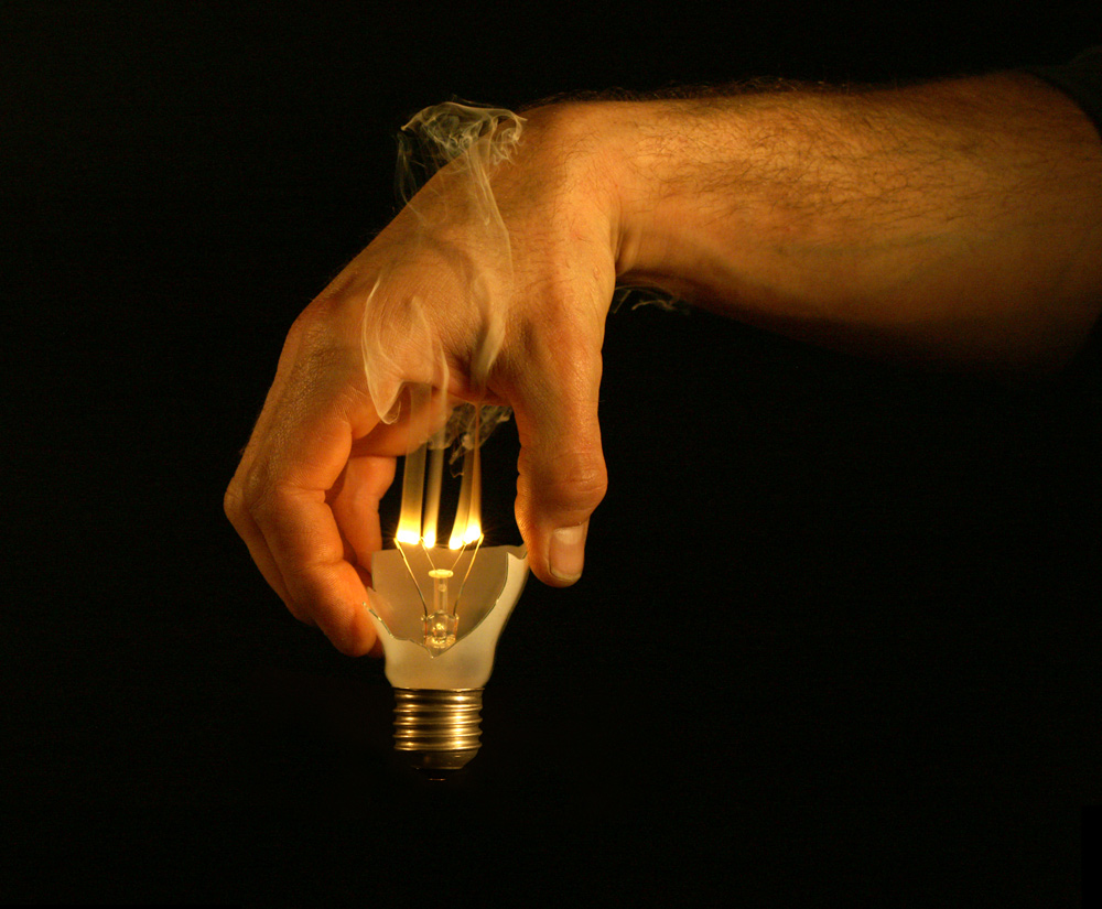 Lampenschirm mit Glühbirnendefekt! von TheArtOfRene.com 