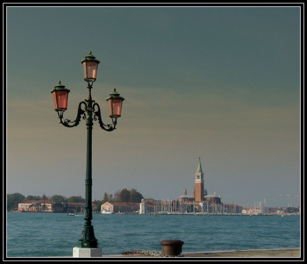 ...Lampione ..veneziano...