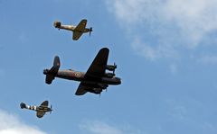 Lancaster - Spitfire - Hurricane