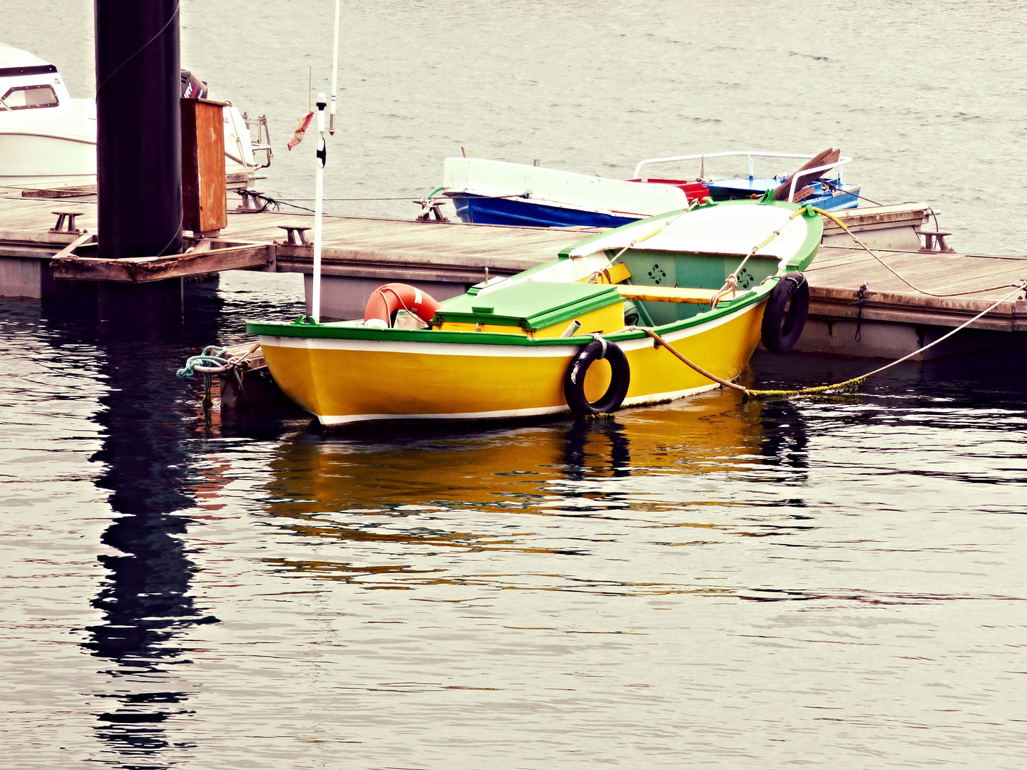 lancha, puerto Gijón