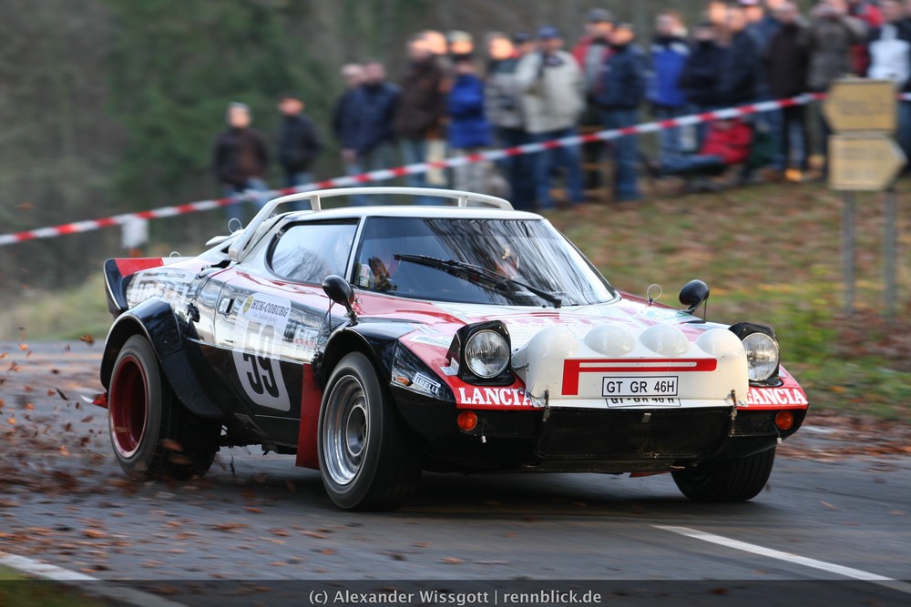 Lancia Stratos im Herbst