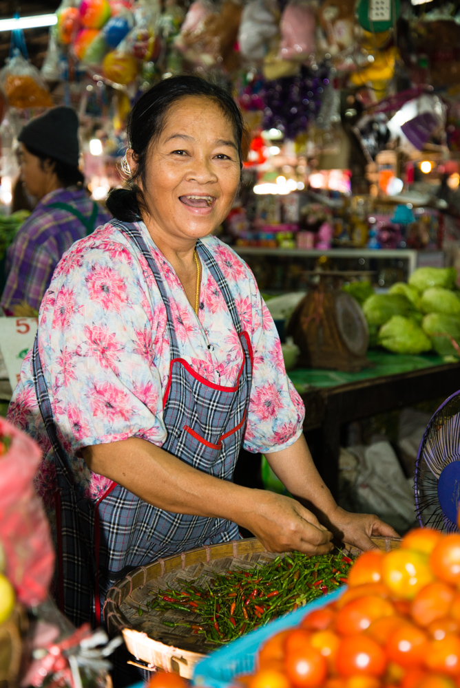 land of smile - market