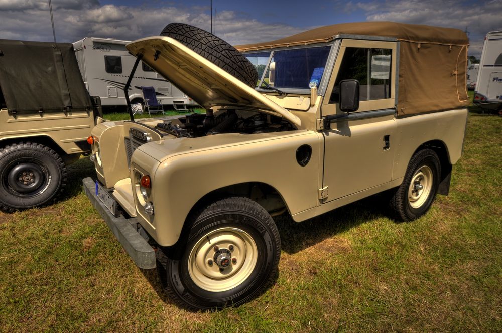 Land-Rover