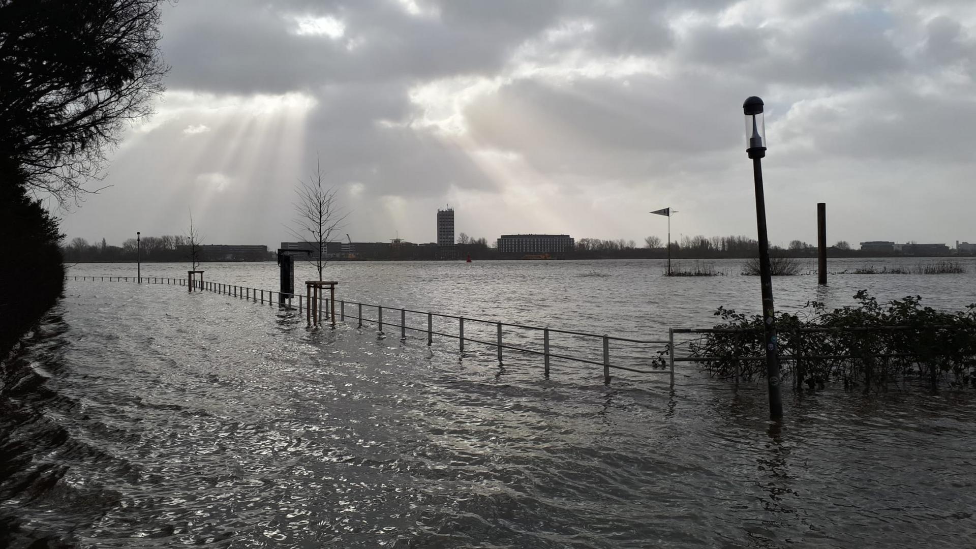 "Land unter" am Elbwanderweg...