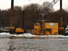 Land unter auf dem Bagger - Ponton