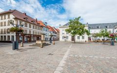 Landau-Rathausplatz 05