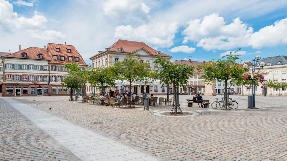 Landau-Rathausplatz 20