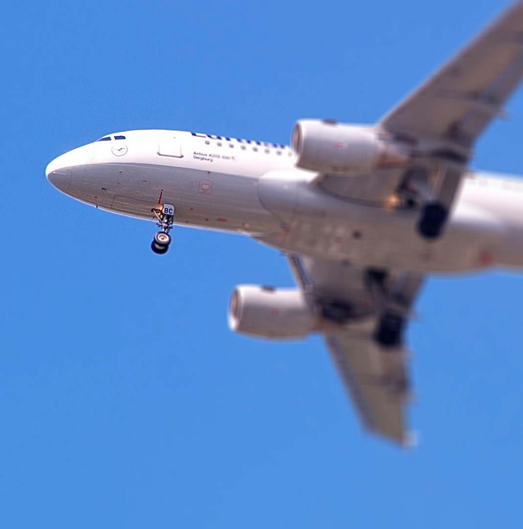 LANDEANFLUG AUF BERLIN TEGEL