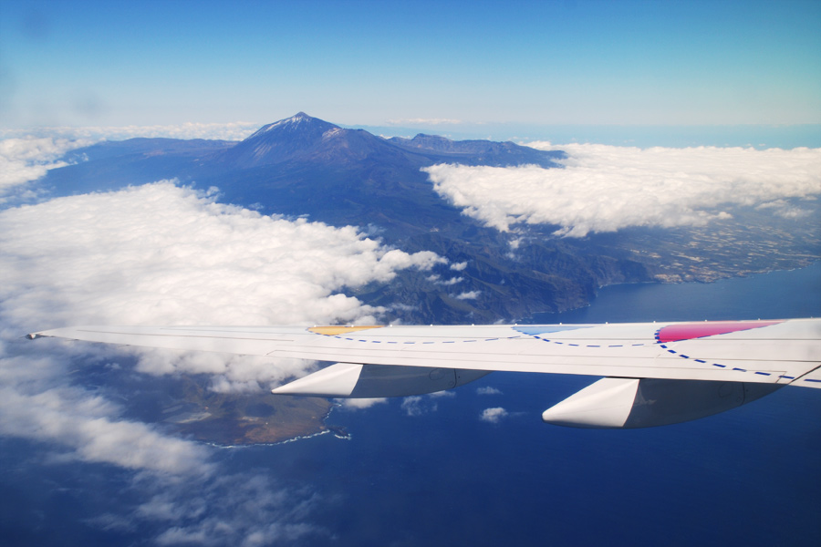 Landeanflug auf Teneriffa mit Blick auf den Teide [more pics: www.a-k.de]