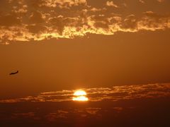 Landeanflug bei Sonnenuntergang auf Lanzarote