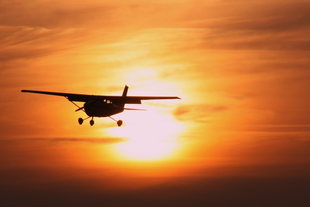 Landeanflug im Sonnenuntergang