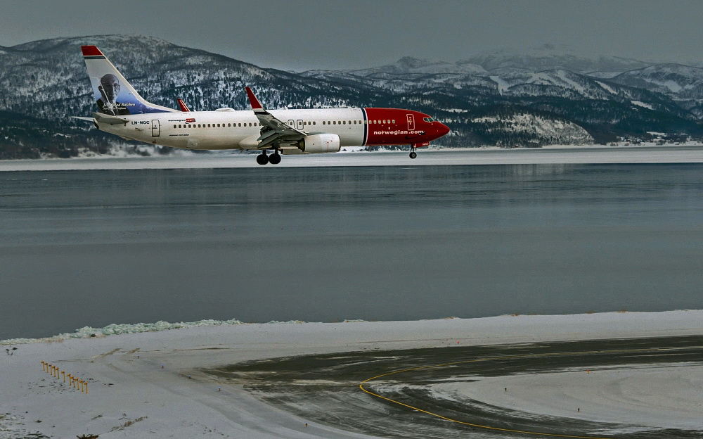 Landeanflug in Alta (Nord-Norwegen) ...