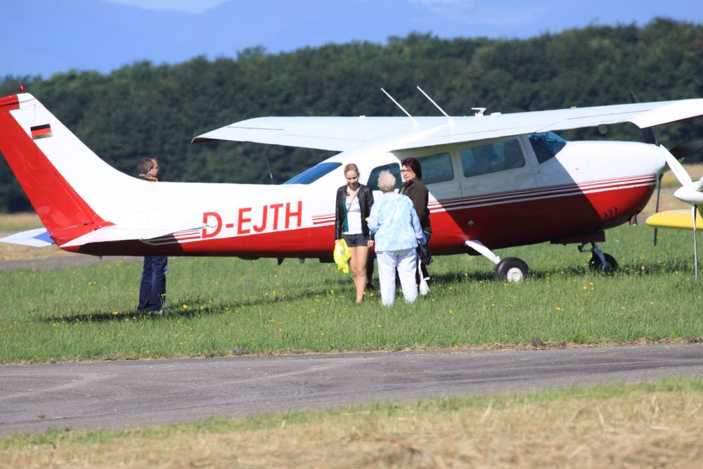 Landeanflug Sonder(barer)flugplatz Eschbach