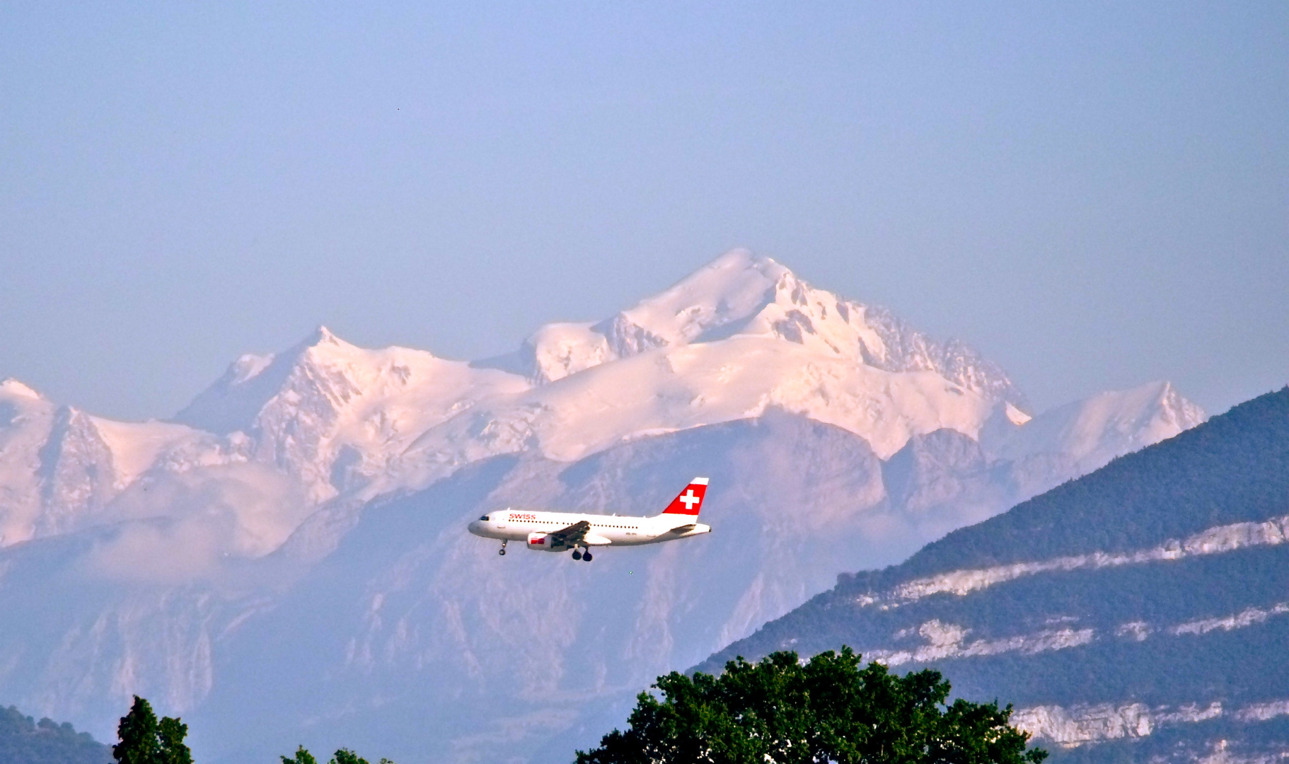 Landeanflug vor Mont Blanc