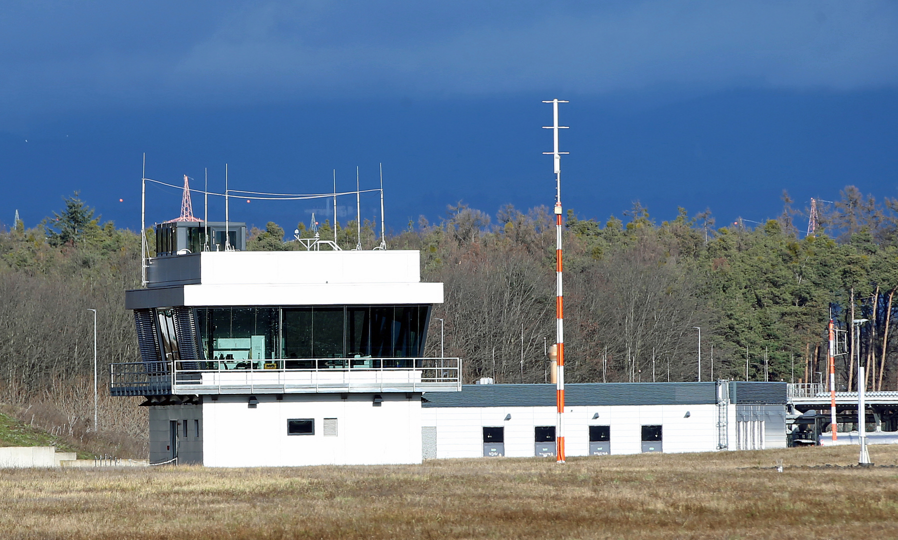 Landebahnbeobachterhaus - Flughafen Frankfurt - 