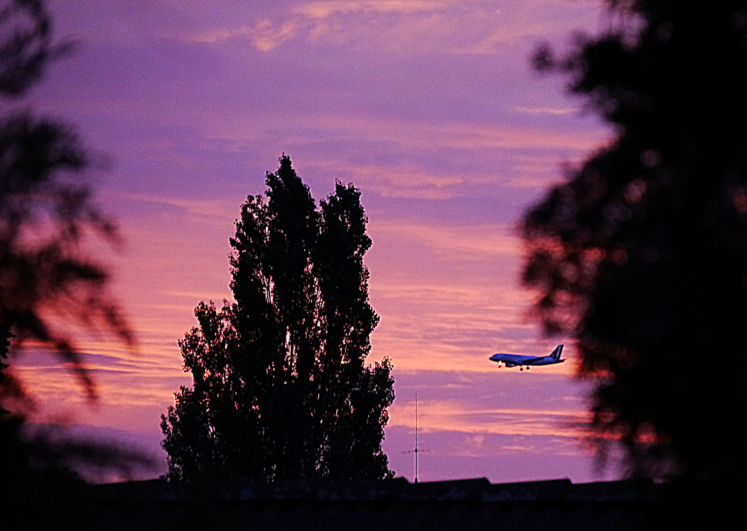 Landeflug Düsseldorf-Lohhausen kurz vor 22:00 Uhr.