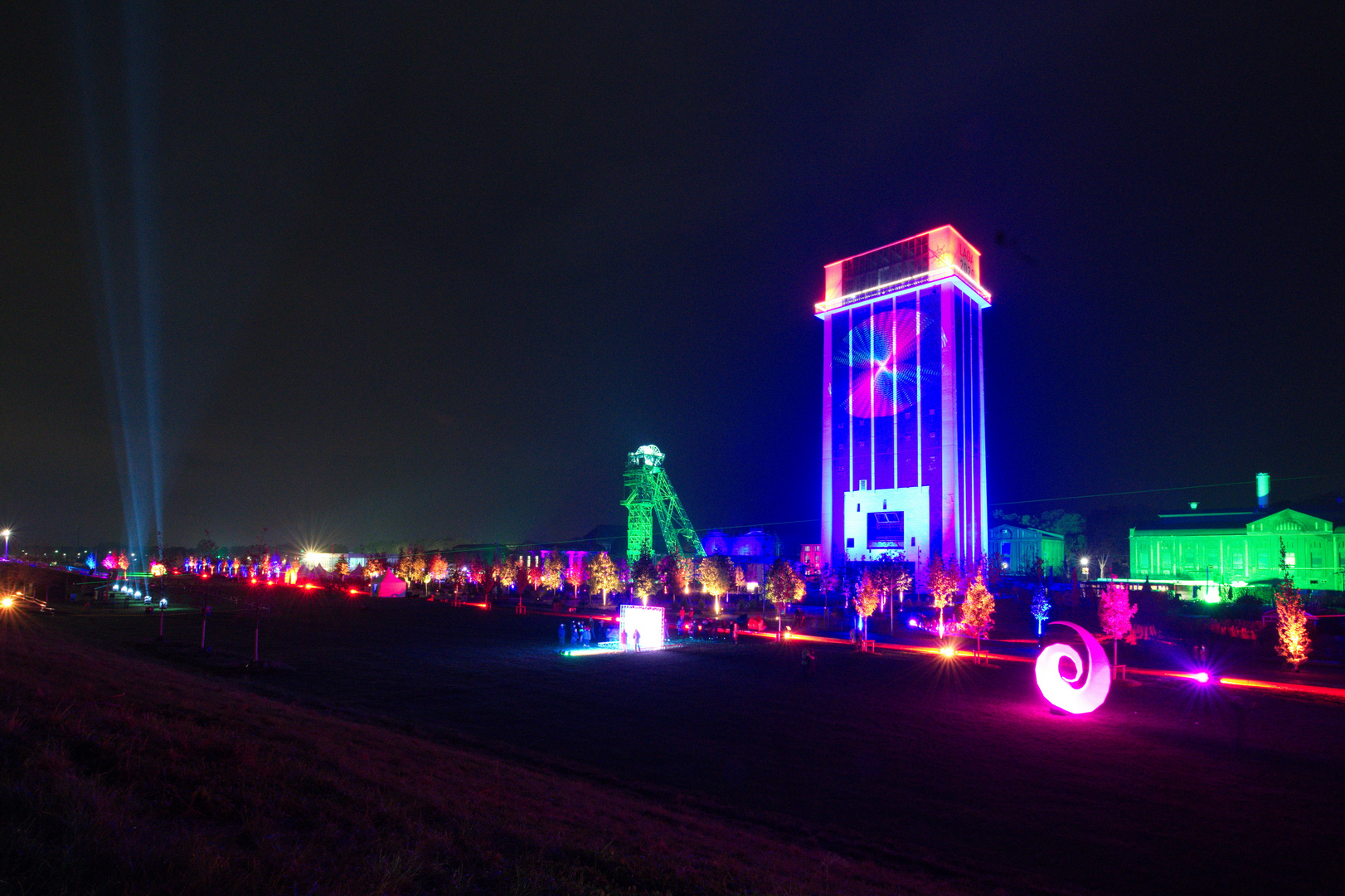 Landesgartenschau bei Nacht