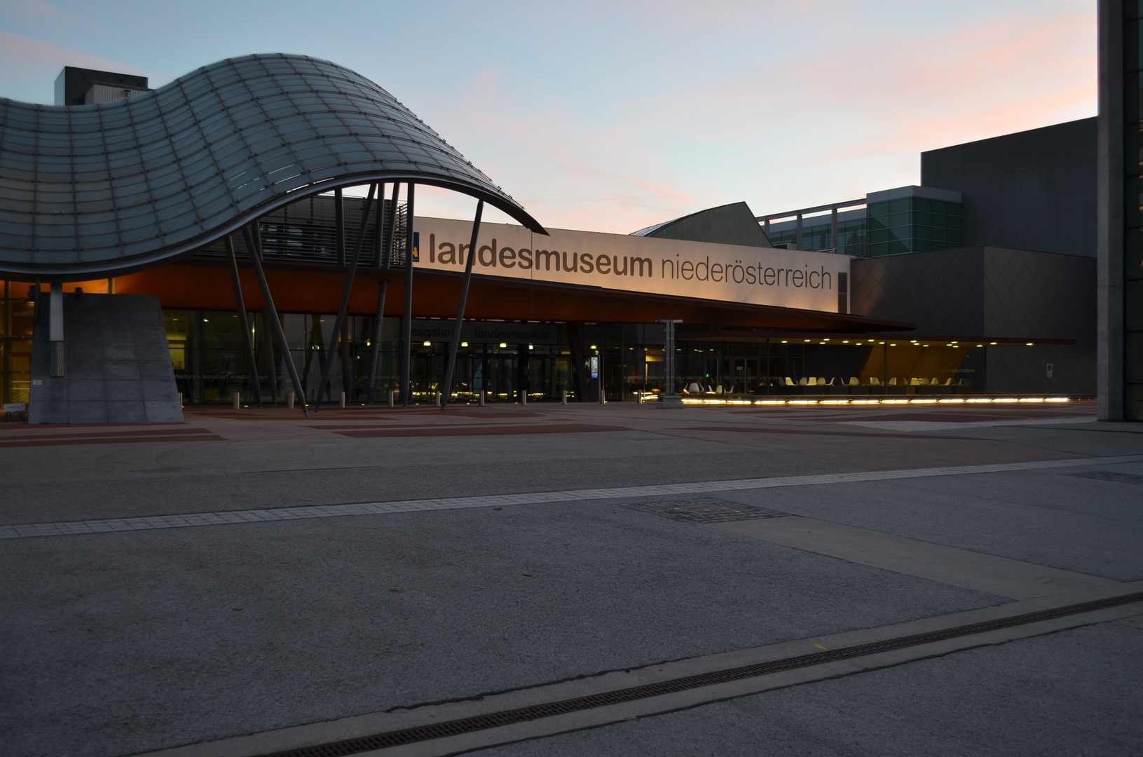 Landesmuseum NÖ - In der Abenddämmerung