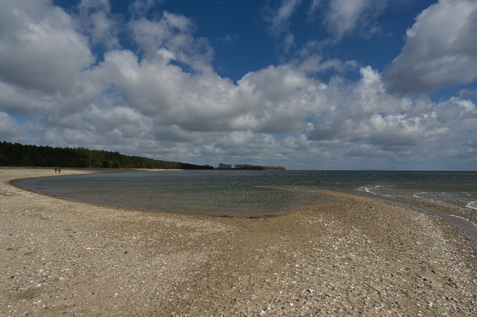 Landhaken im Wasser