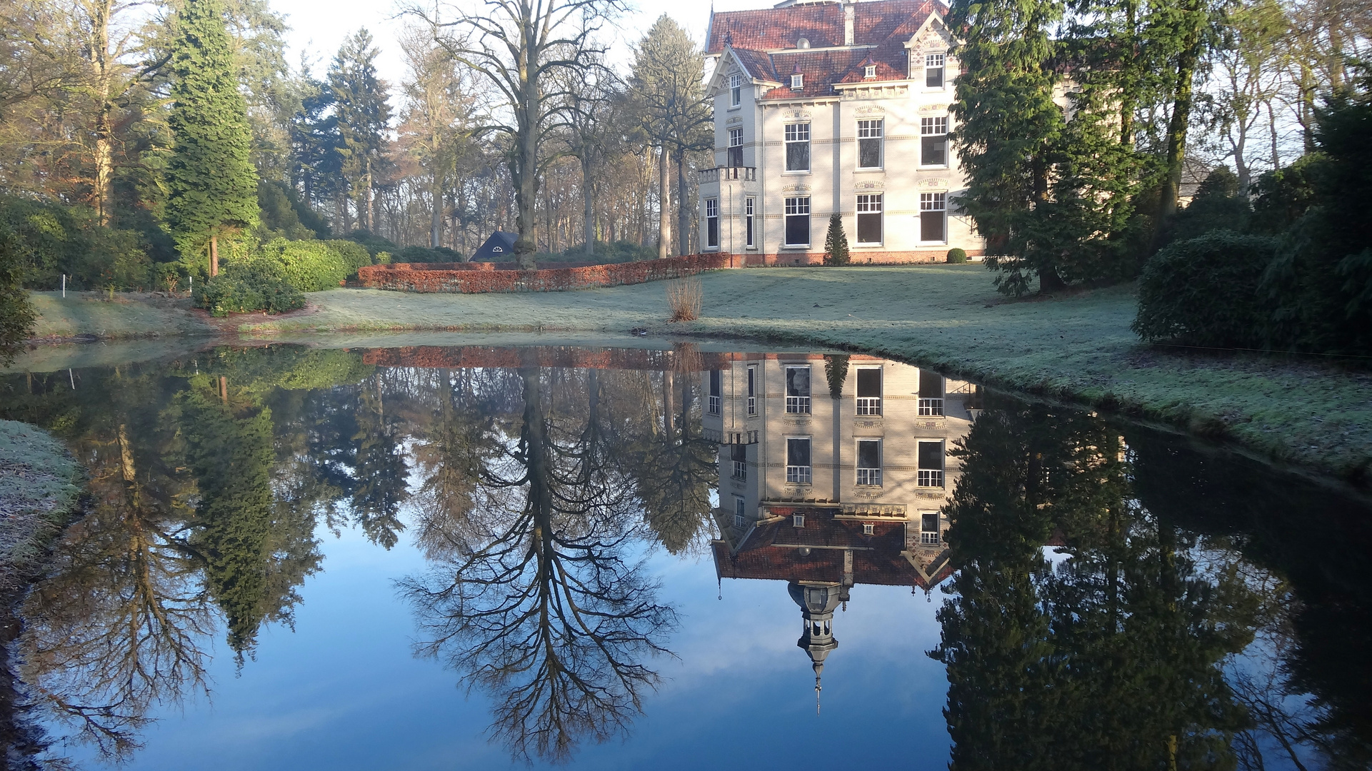 Landhaus mit Teich